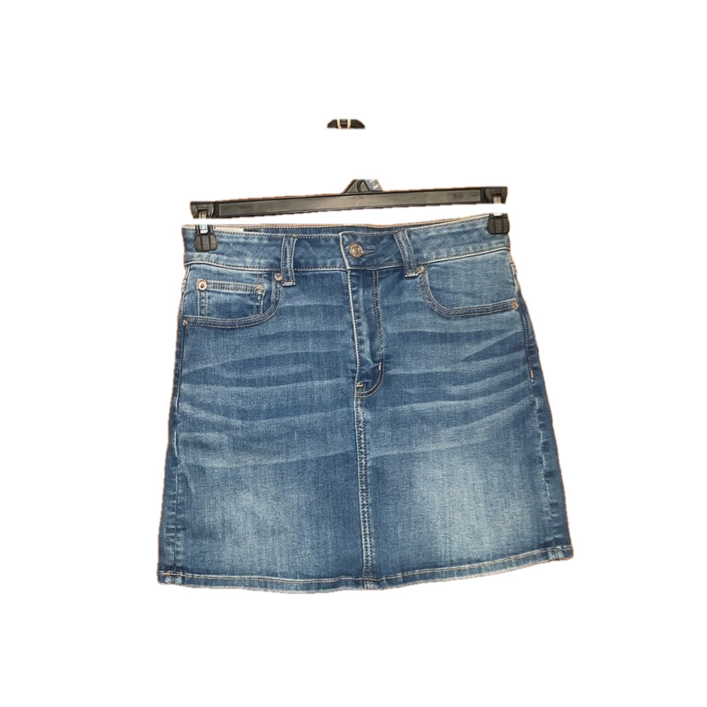 New Without Tags American Eagle Jean Skirt *make offers*
Denim Mini Skirt
